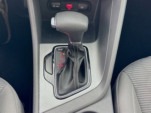 Certified 2021 Kia Niro LX image 16