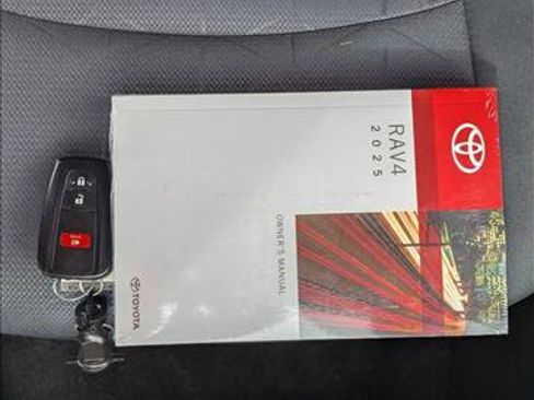 Certified 2025 Toyota RAV4 XLE AWD/4WD image 22