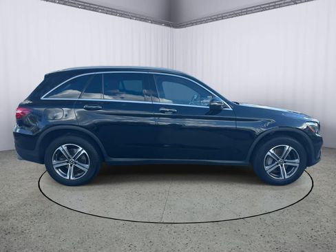 Used 2019 Mercedes-Benz GLC 300 4MATIC image 2