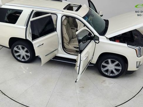 Used 2015 Cadillac Escalade Luxury RWD image 85