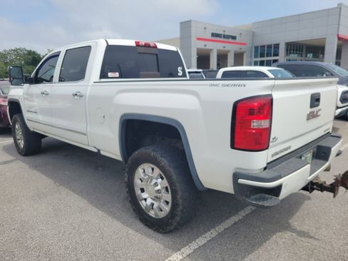 Used 2016 GMC Sierra 2500 Denali w/ Duramax Plus Package AWD/4WD image 4