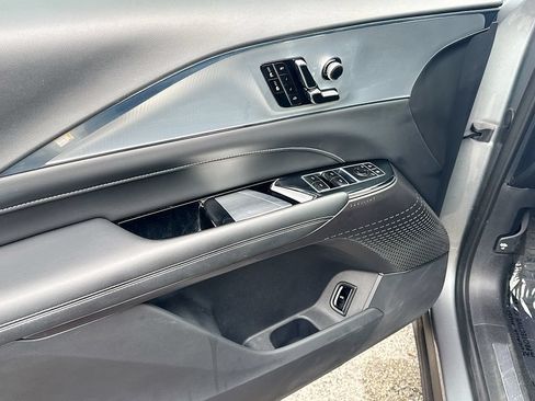 Used 2024 Cadillac Lyriq Tech RWD image 18
