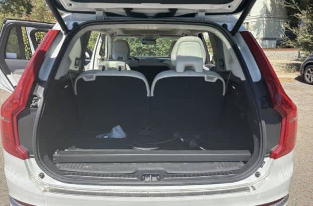 Used 2025 Volvo XC90 T8 Plus w/ Protection Package Premier AWD/4WD image 6