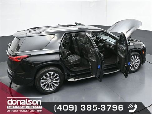 Used 2022 Chevrolet Traverse Premier image 26
