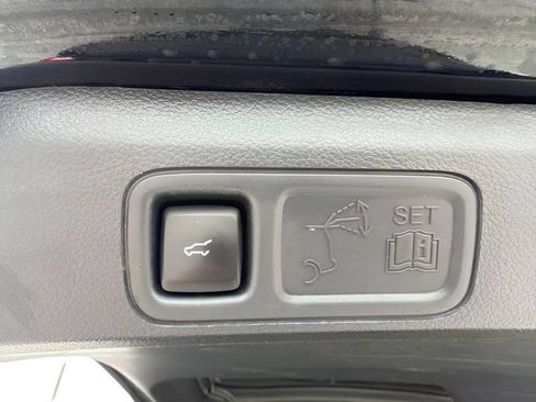 Used 2023 Ford Expedition XLT AWD/4WD image 24