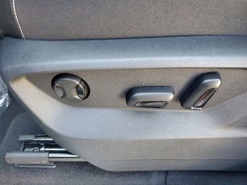 New 2026 Volkswagen Atlas SE image 19