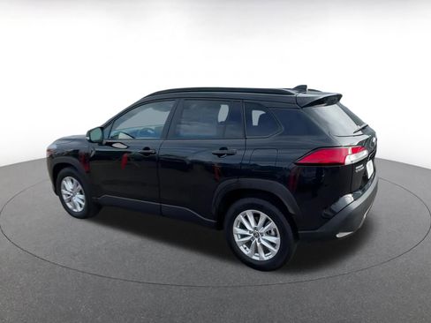Used 2025 Toyota Corolla Cross LE image 10