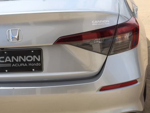 Used 2025 Honda Civic LX image 5