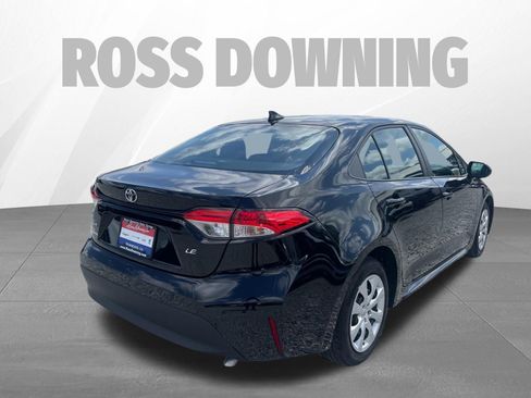 Used 2025 Toyota Corolla LE FWD image 4