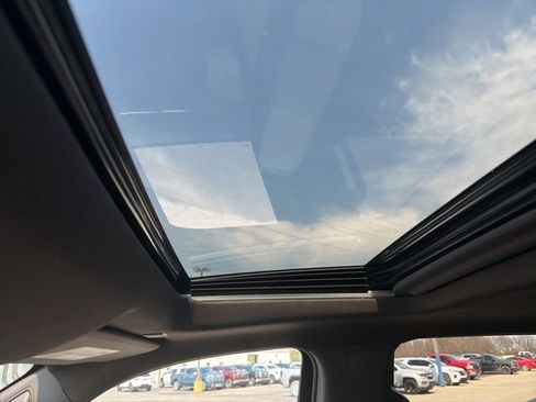 New 2026 GMC Sierra 1500 SLT image 32