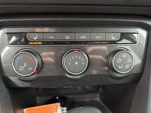 Used 2023 Volkswagen Tiguan S image 20