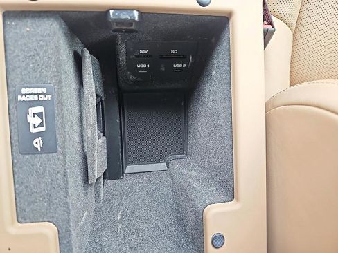 Used 2024 Porsche Macan Base image 24