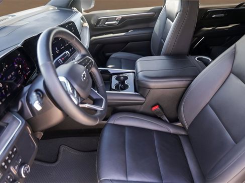 Used 2025 Chevrolet Tahoe Z71 w/ Comfort Package image 9