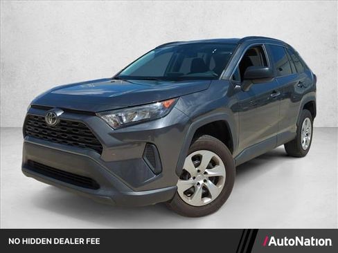 Used 2020 Toyota RAV4 LE FWD image 1
