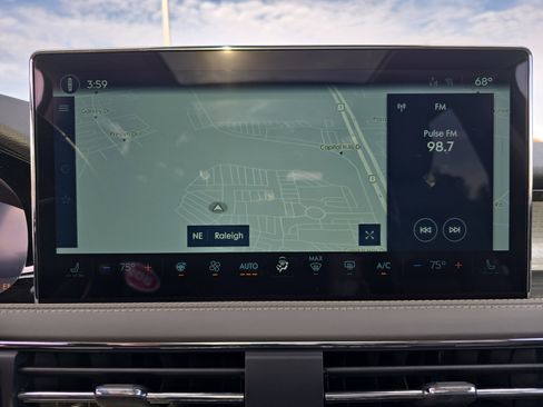 New 2026 Lincoln Corsair Premiere image 19