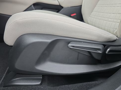 New 2026 Honda HR-V LX image 28