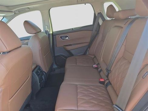 New 2026 Nissan Rogue Platinum image 19