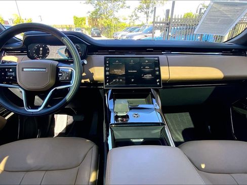 Certified 2025 Land Rover Range Rover Sport SE AWD/4WD image 15