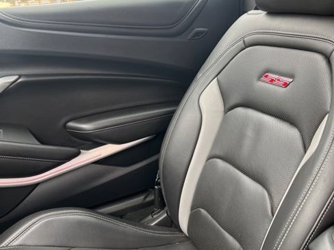 Used 2016 Chevrolet Camaro SS image 12