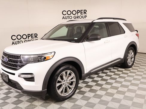 Used 2020 Ford Explorer XLT w/ Equipment Group 202A RWD image 10