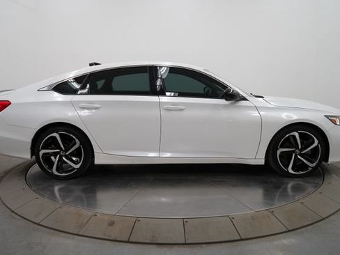 Used 2022 Honda Accord Sport image 8