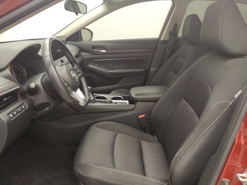 Used 2024 Nissan Altima 2.5 SV w/ SV Premium Package FWD image 17