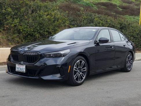 Used 2025 BMW 530i w/ M Sport Package image 25