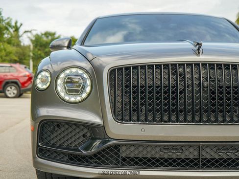 Used 2022 Bentley Flying Spur Plug-In Hybrid image 79