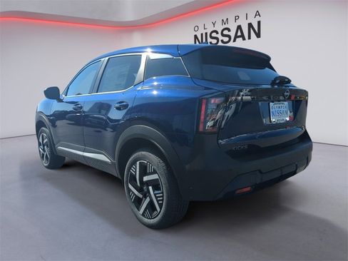 New 2025 Nissan Kicks SV image 3