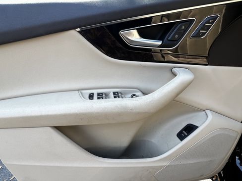 Used 2018 Audi Q7 3.0T Premium image 13