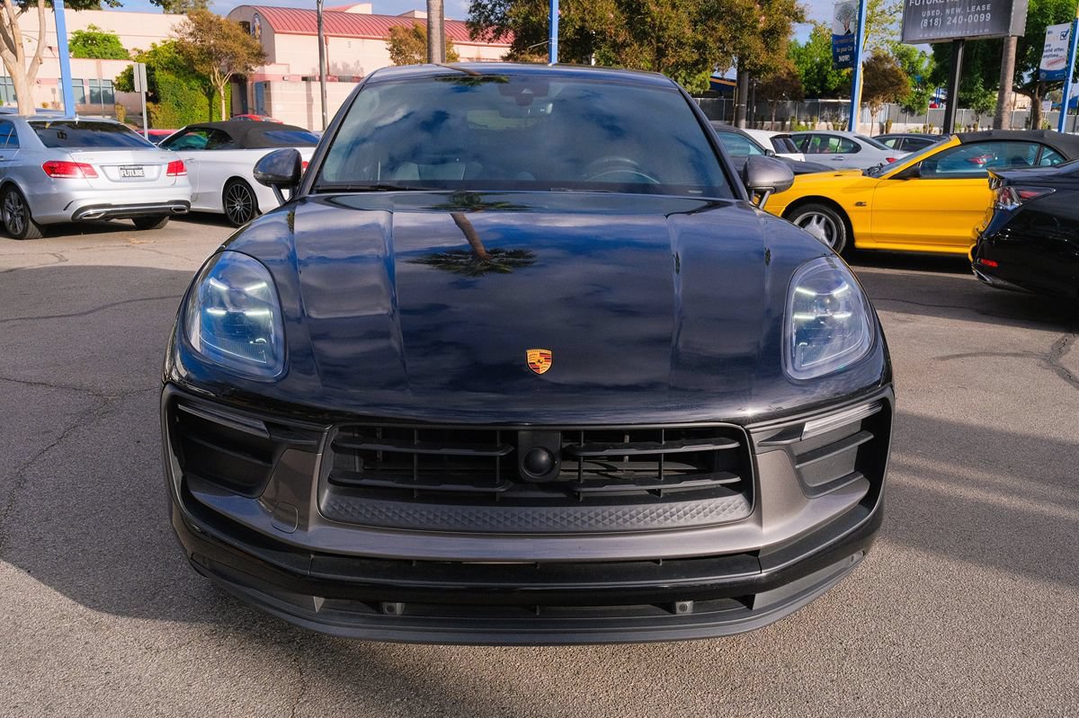 Used 2023 Porsche Macan Turbo AWD/4WD image 2