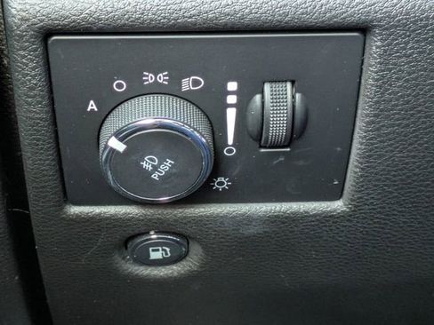 Used 2019 Jeep Grand Cherokee Altitude image 30