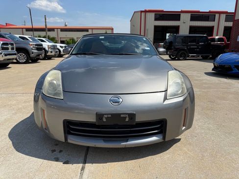 Used 2008 Nissan 350Z Touring image 2