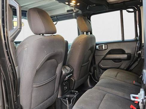 Used 2019 Jeep Wrangler Unlimited Sahara w/ LED Lighting Group image 14