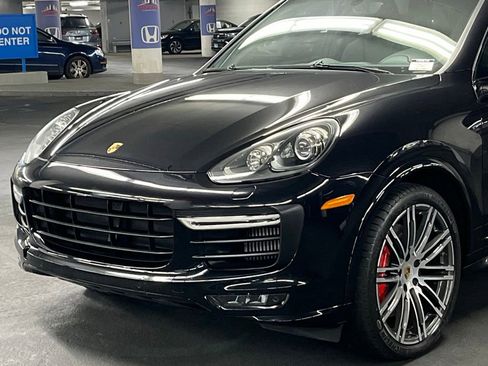 Used 2016 Porsche Cayenne GTS AWD/4WD image 40