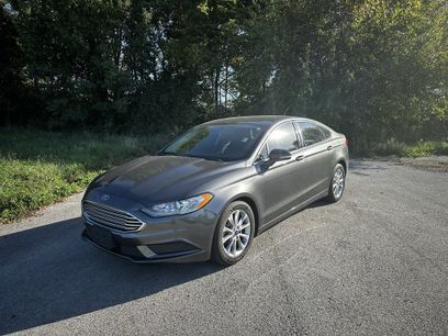Used 2017 Ford Fusion SE w/ Fusion SE Technology Package