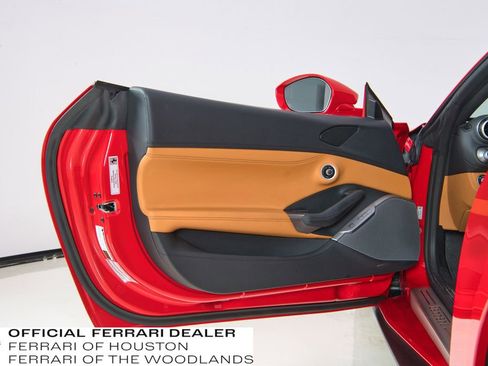 Used 2019 Ferrari Portofino image 25