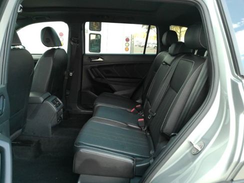 Used 2024 Volkswagen Tiguan SE R-Line image 20