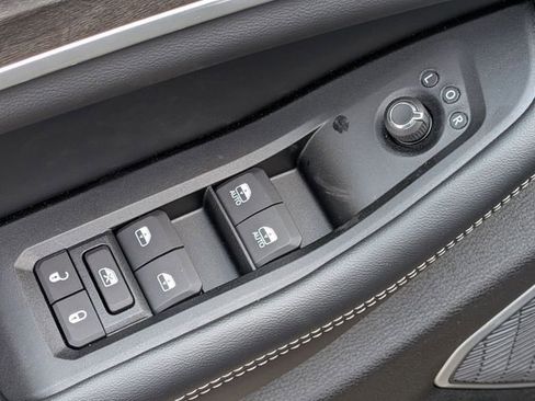 New 2026 Jeep Grand Cherokee L Limited AWD/4WD image 24