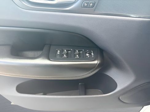 Used 2019 Volvo XC60 T6 Momentum w/ Premium Package AWD/4WD image 26