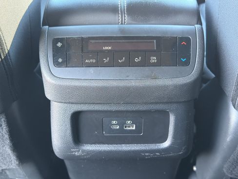 Used 2025 Nissan Pathfinder SV AWD/4WD image 29