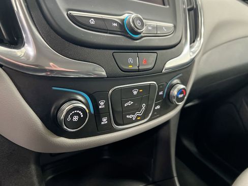 Used 2022 Chevrolet Equinox LS image 15