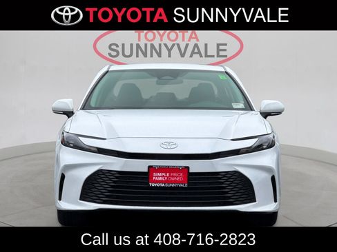 Used 2025 Toyota Camry LE FWD image 11