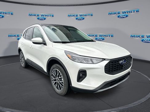 New 2025 Ford Escape SE FWD image 1