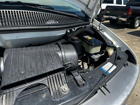 Used 2001 Chevrolet Express 1500 RWD image 57