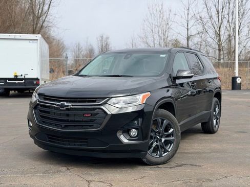 Used 2020 Chevrolet Traverse RS image 2