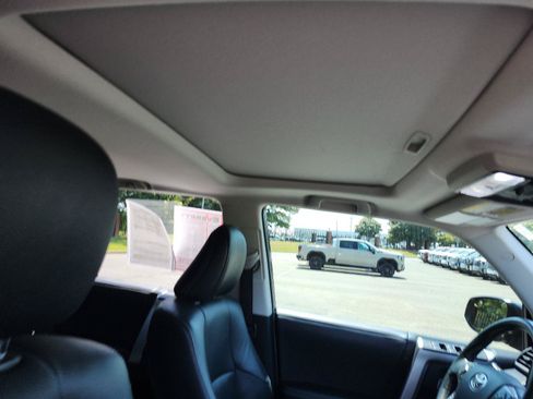 Used 2023 Toyota 4Runner Limited AWD/4WD image 9