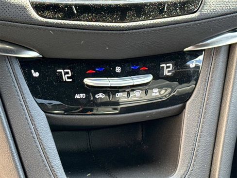 New 2025 Cadillac XT6 Luxury image 22