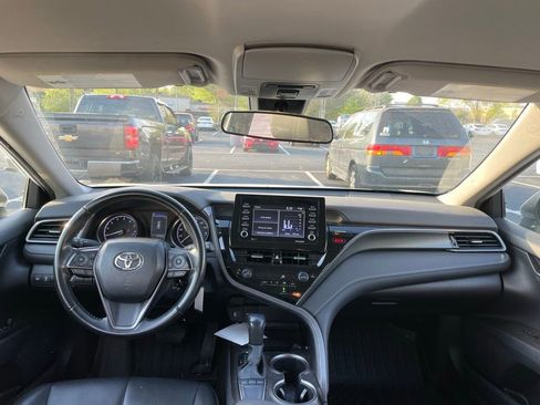 Used 2023 Toyota Camry SE image 5