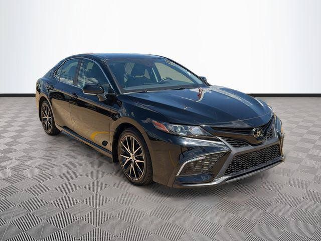 Certified 2023 Toyota Camry SE FWD image 1